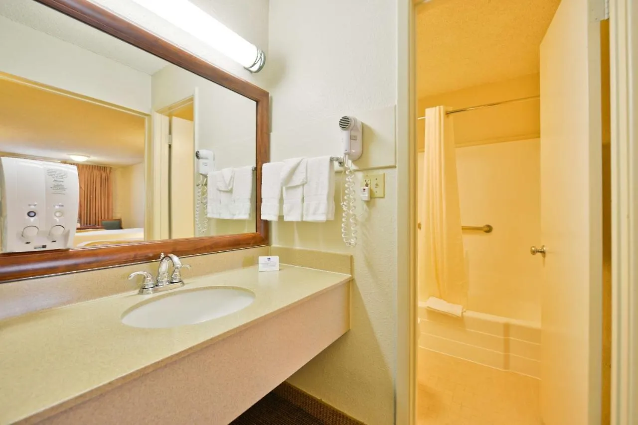 פיניקס Best Western Airport Inn 3*,